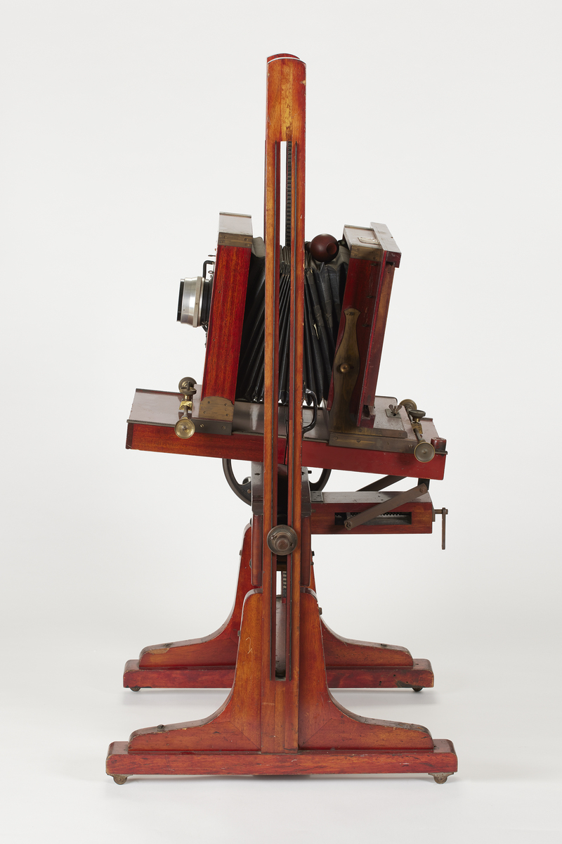 Fotoapparat_Goebel_seitlich.jpg